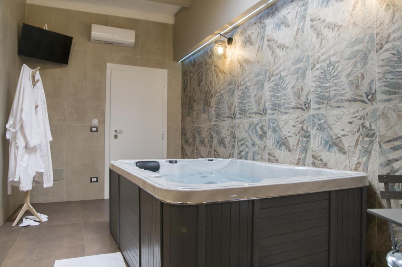 Suite 18 Luxury Apartments Bari Eksteriør bilde