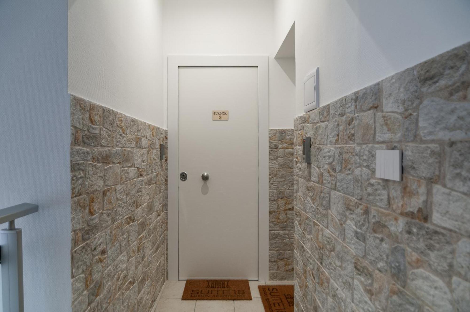 Suite 18 Luxury Apartments Bari Eksteriør bilde