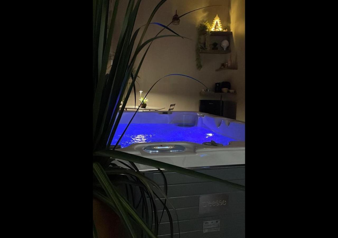 Suite 18 Luxury Apartments Bari Eksteriør bilde